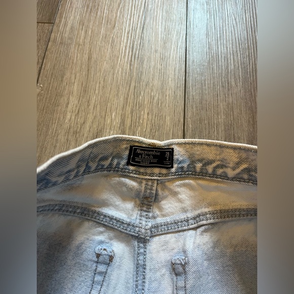Abercrombie & Fitch Annie High Rise Distressed Acid Washed Shorts Size 26 / 2 - Picture 3 of 8
